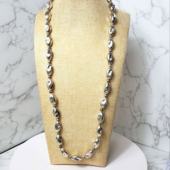 VINTAGE Hollow Silver Beaded Necklace Screw Clasp RARE FIND - Picture 1 of 7